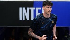 欧亿体育娱乐-明晨主场决胜！巴斯托尼：我们有信心 主场球迷们会给我们动力