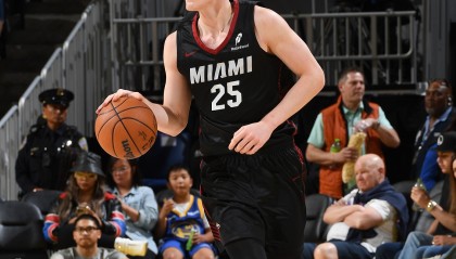 昨日夏联5中0！20号秀亚库乔尼斯：只是没找到节奏 上场就尽全力